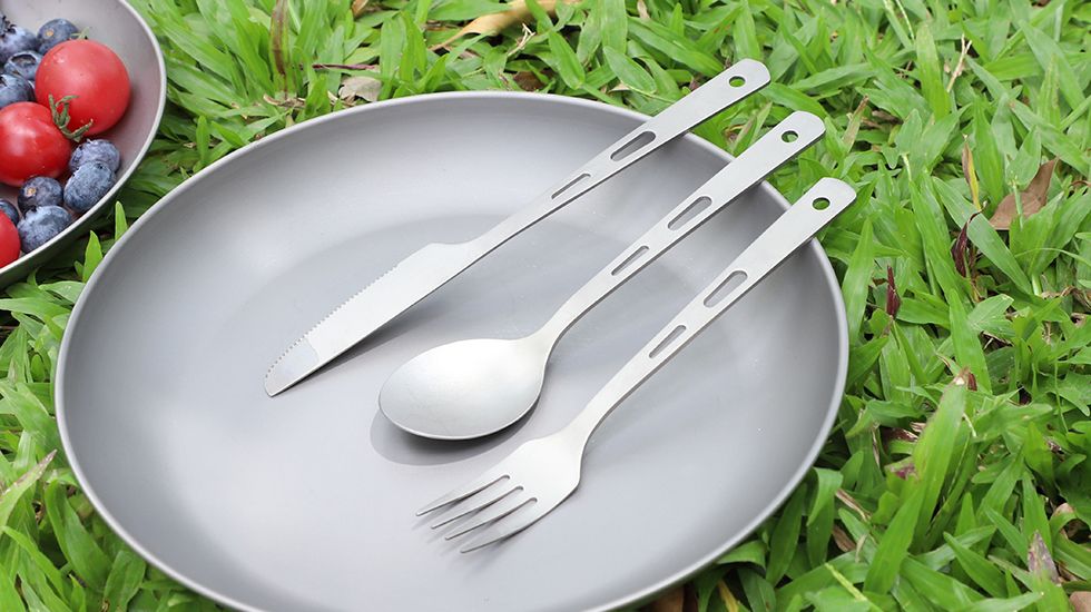 User experience with titanium tableware